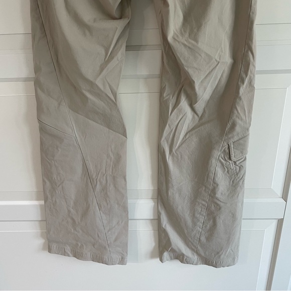 Athleta dipper hiking cargo pocket pants bootcut flare 11697 - Picture 9 of 11